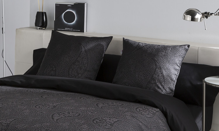 COJINES DECORATIVOS PARA CAMA