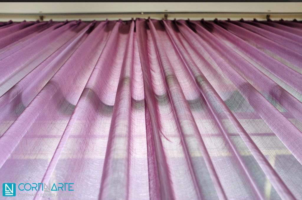 Cortina visillo Isis ultra violet confección fruncida Cortinarte