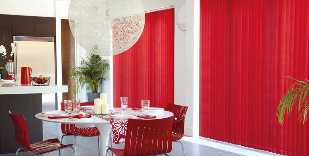 CORTINAS DE LAMAS VERTICALES TRASLÚCIDAS separar