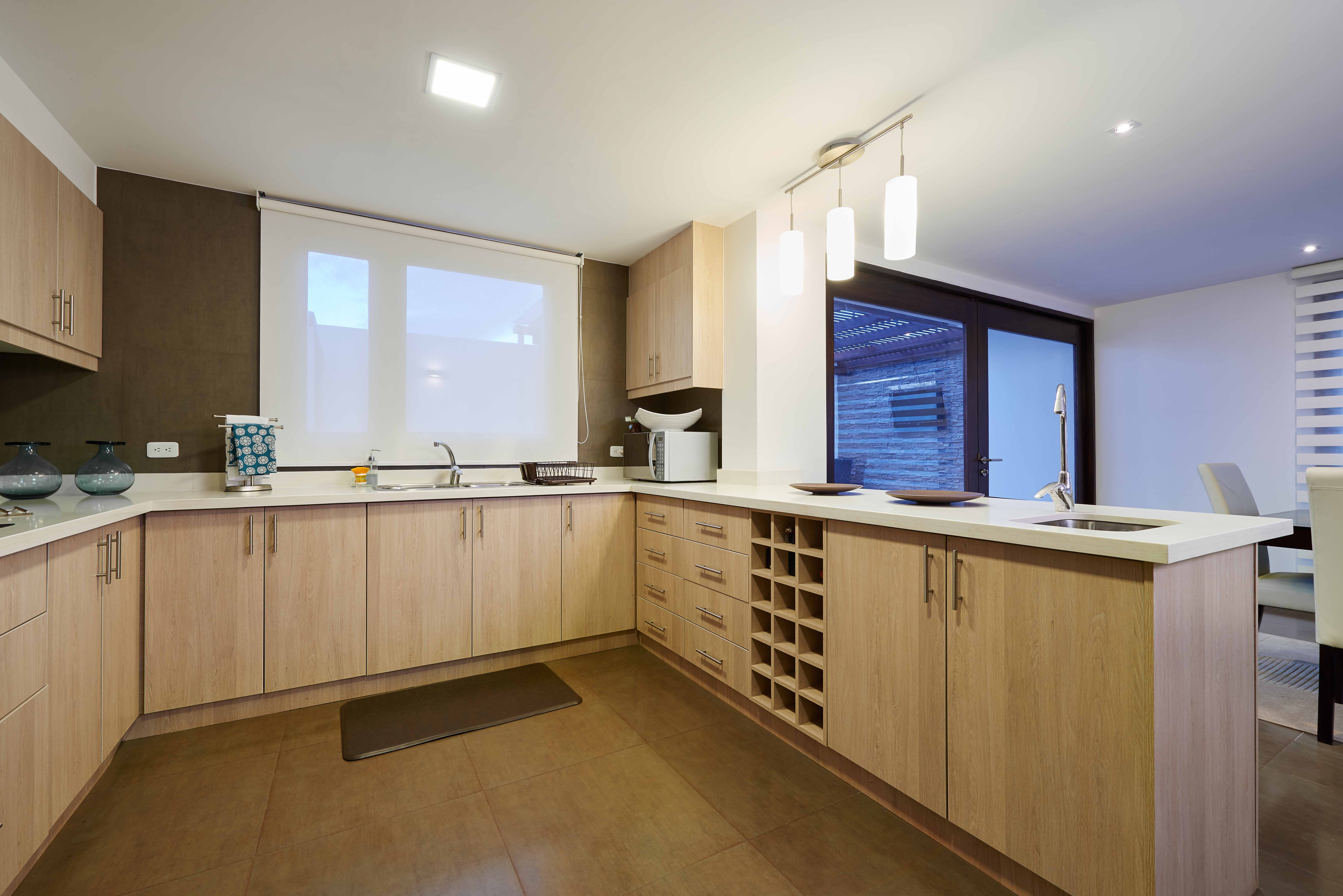 TIPOS DE CORTINAS MÁS COMUNES PARA COCINAS