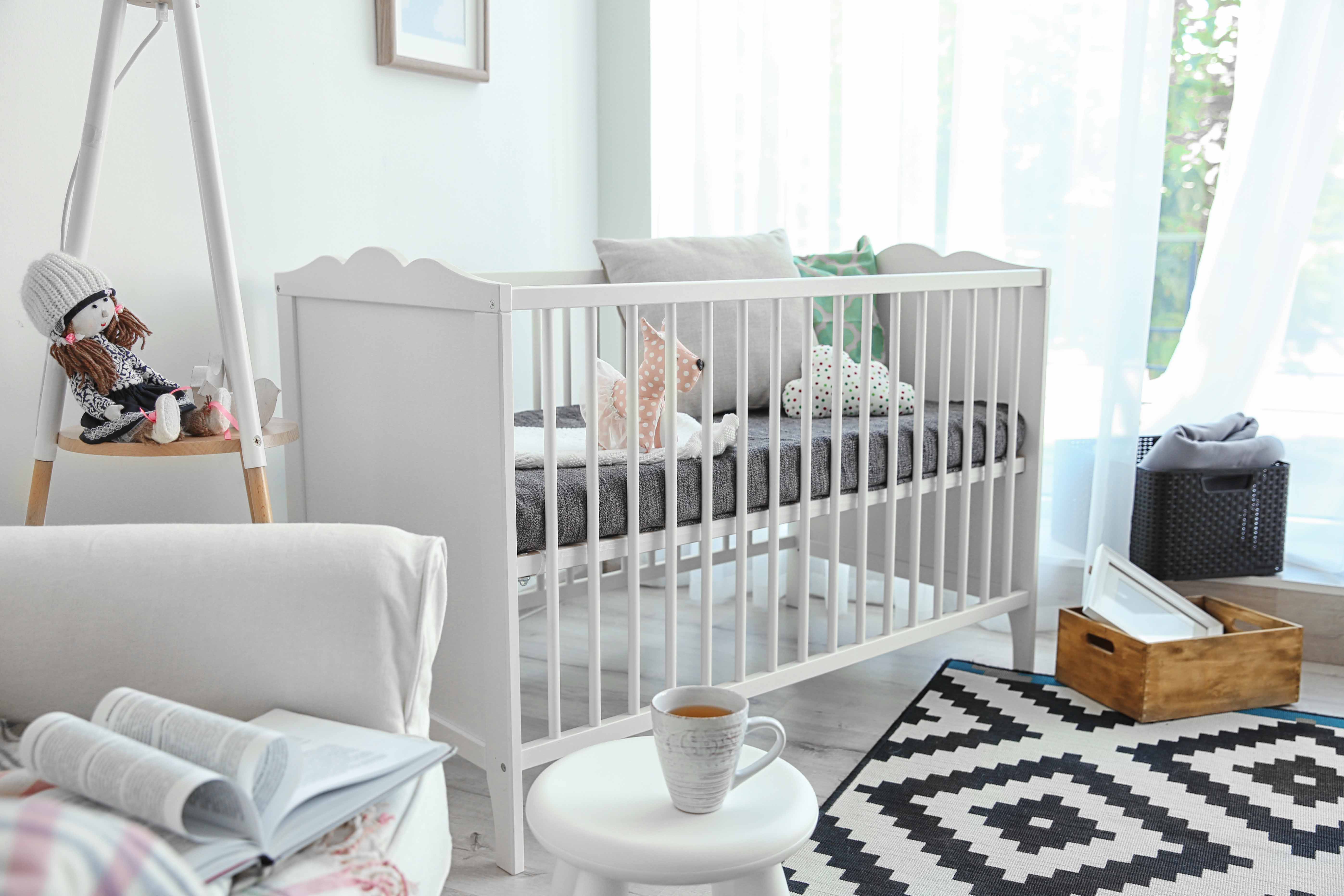 QUÉ ES MEJOR CORTINAS O ESTORES PARA HABITACIÓN INFANTIL