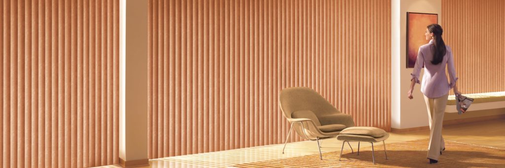 VENTAJAS DE LAS CORTINAS DE LAMAS VERTICALES