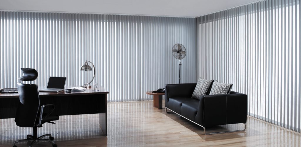 CORTINAS DE LAMAS VERTICALES PARA OFICINAS