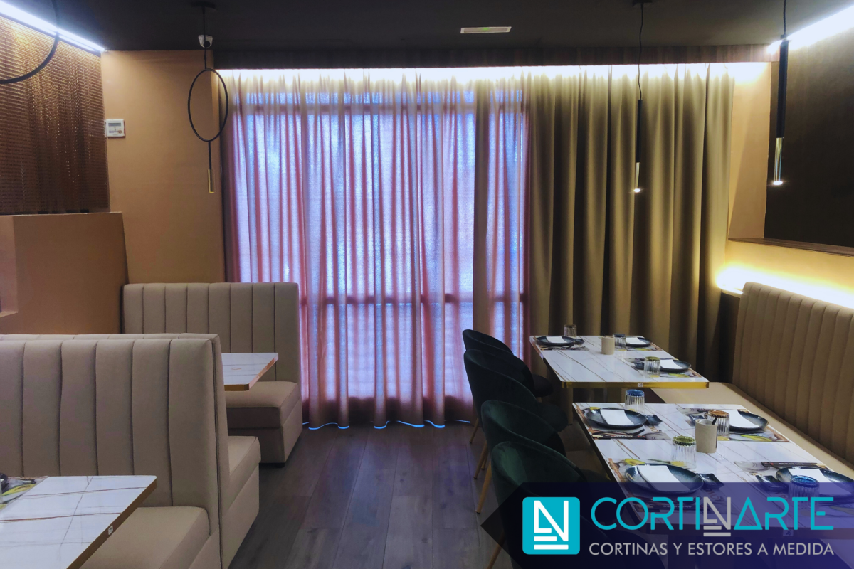 Cortinas para Interiores Exclusivos Penthouse Lujoso en Metrópolis