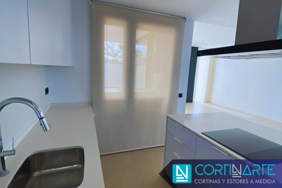 Estores Enrollables para espacios interiores cocina