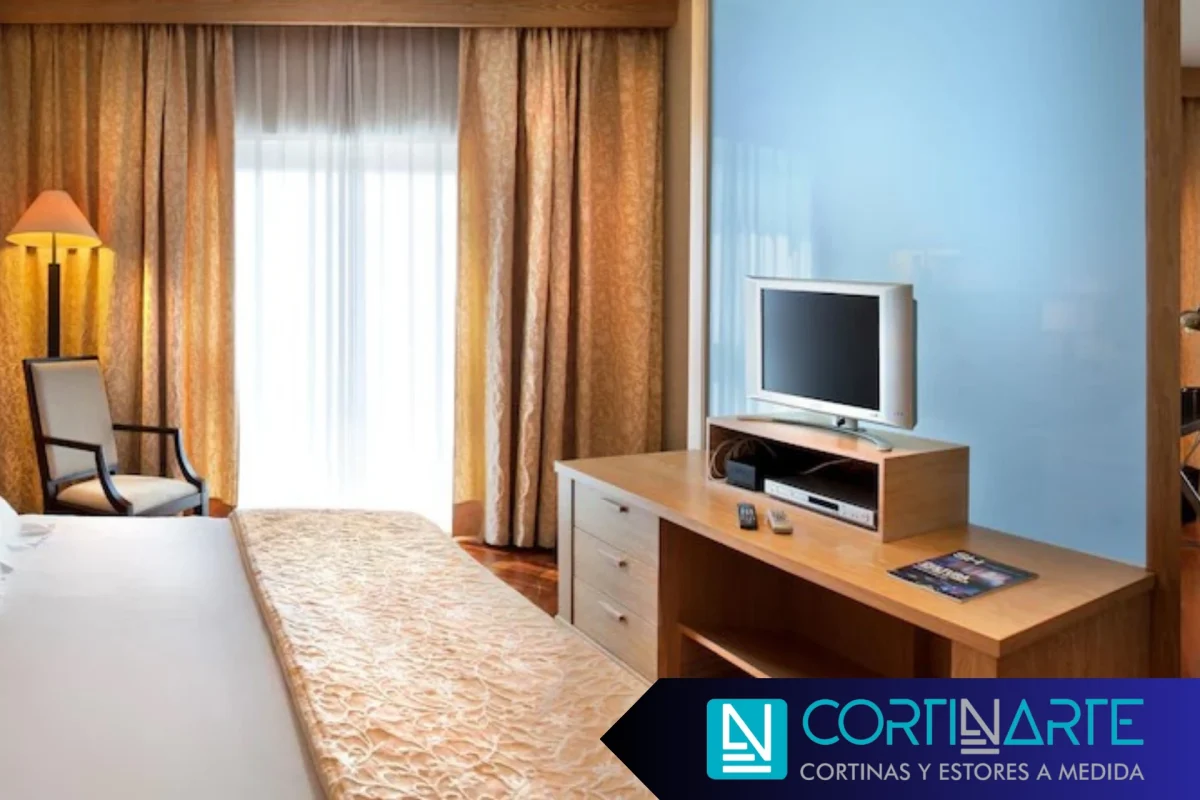 cortinas texturizadas en interiorismo clásico