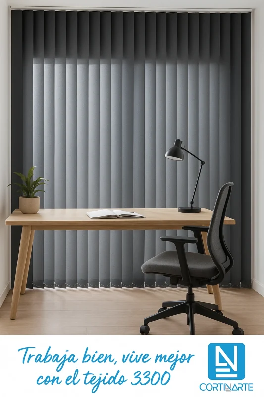 Cortinas verticales Screen 3300 en despacho moderno