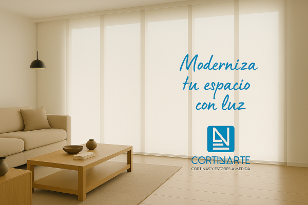 Salón moderno con panel japonés screen blanco y decoración minimalista